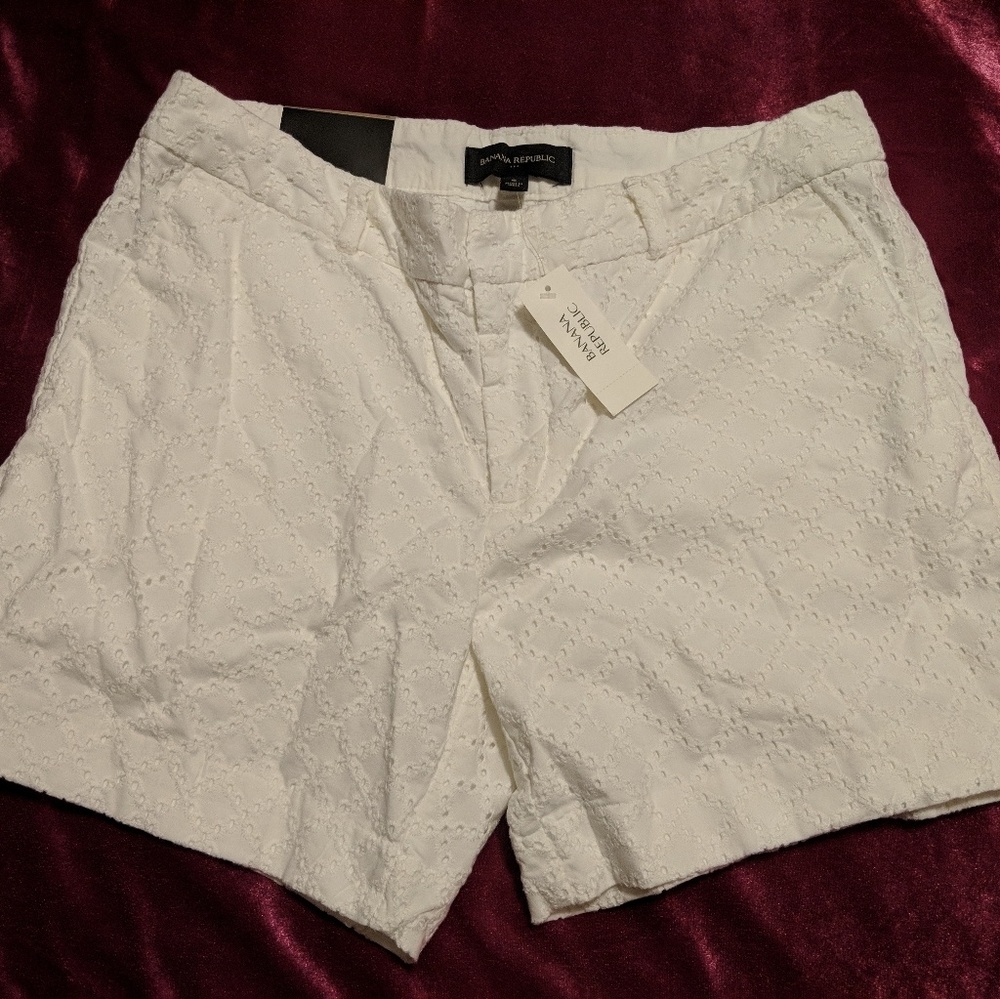 Banana Republic White Eyelet 5" Shorts, Size 6